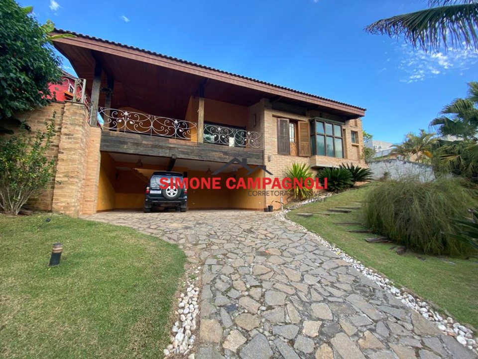 Linda casa à venda no condomínio Alpes de Guararema - Imobiliária ...